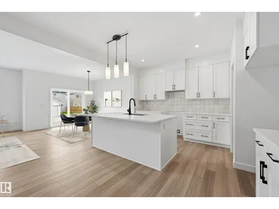 22615 89 AV NW photo 8