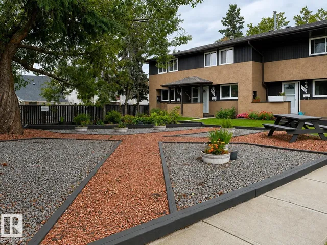 1704 37 ST NW, Edmonton