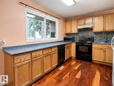 1704 37 ST NW photo 6