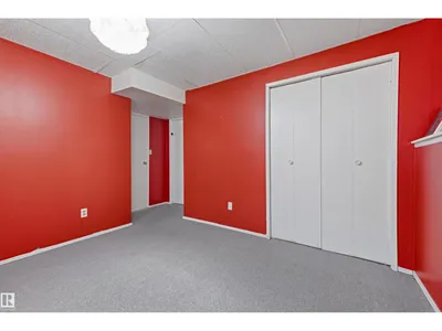 3519 33 AV NW photo 32