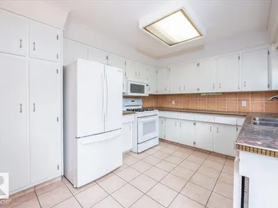 4107 147 ST NW photo 17