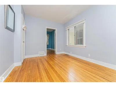 10918 84 AV NW photo 16