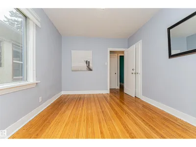 10918 84 AV NW photo 17
