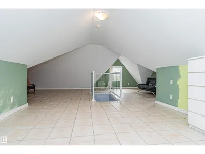 10918 84 AV NW photo 23