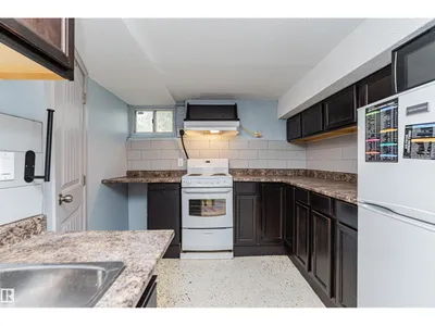10918 84 AV NW photo 29
