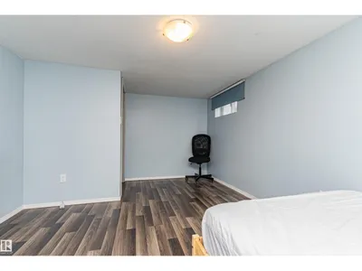 10918 84 AV NW photo 33