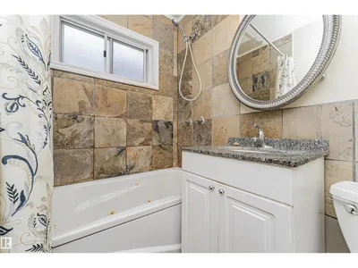 10918 84 AV NW photo 21