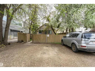 10918 84 AV NW photo 39