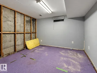 12204 40 AV NW photo 18