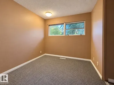 12204 40 AV NW photo 8