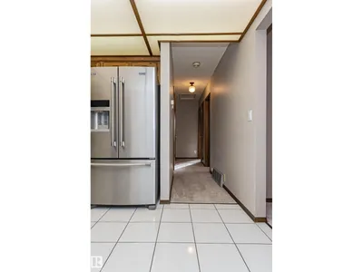 15903 111 ST NW photo 18