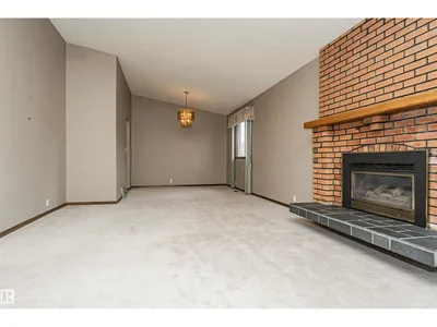 15903 111 ST NW photo 9