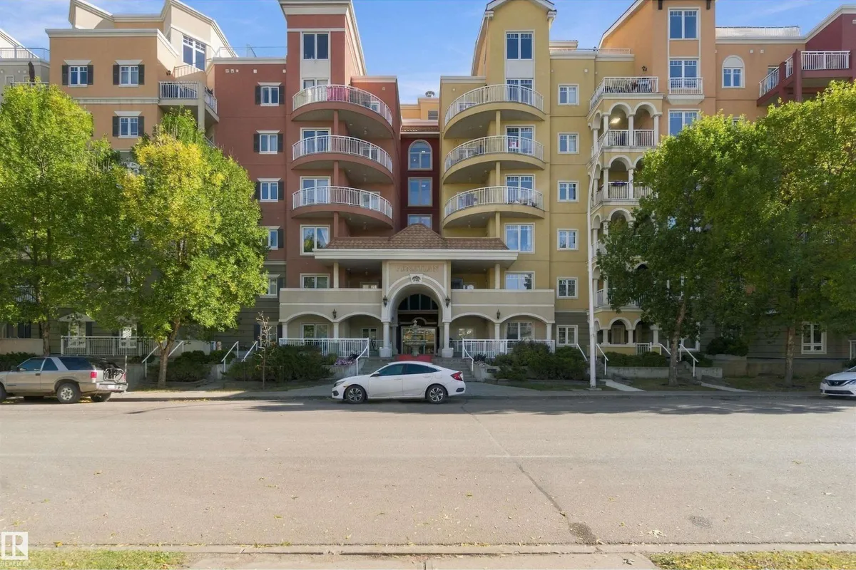 #421 10333 112 ST NW exterior