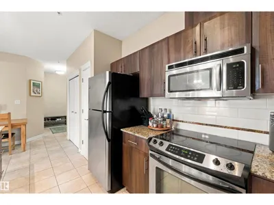 #421 10333 112 ST NW photo 9