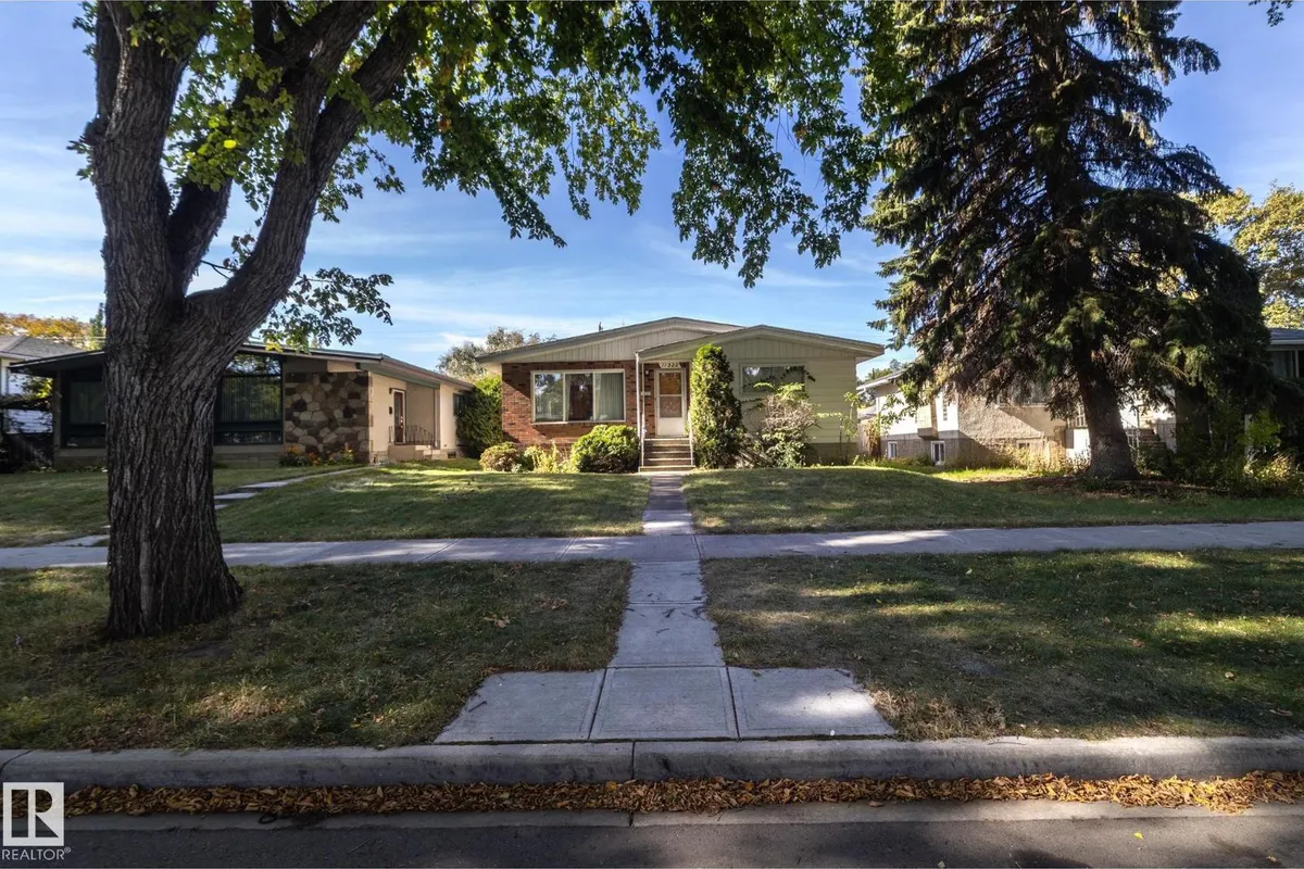 11322 52 ST NW exterior