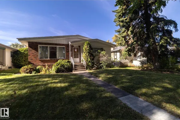 11322 52 ST NW photo 3