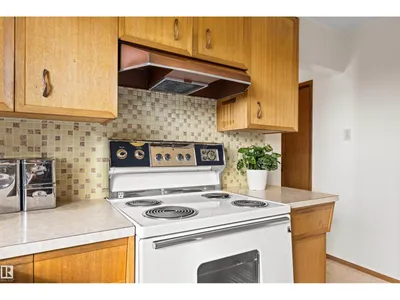 7211 140 AV NW photo 18