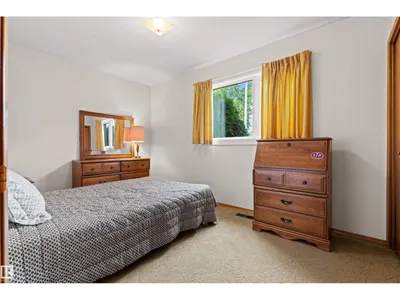 7211 140 AV NW photo 27