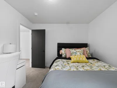 10449 143 ST NW photo 30