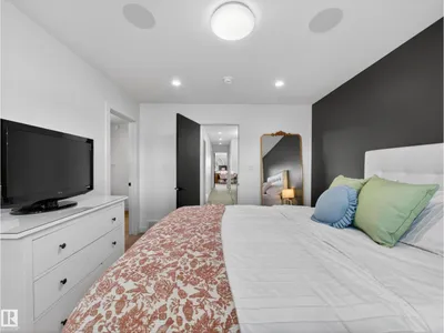 10449 143 ST NW photo 44