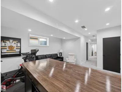 10449 143 ST NW photo 61