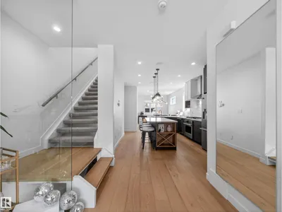 10449 143 ST NW photo 7