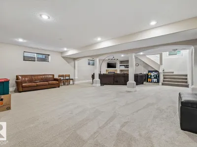 60 LAFLEUR DR photo 36