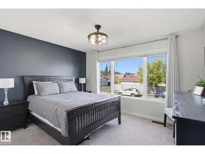 8911 173 AV NW photo 14