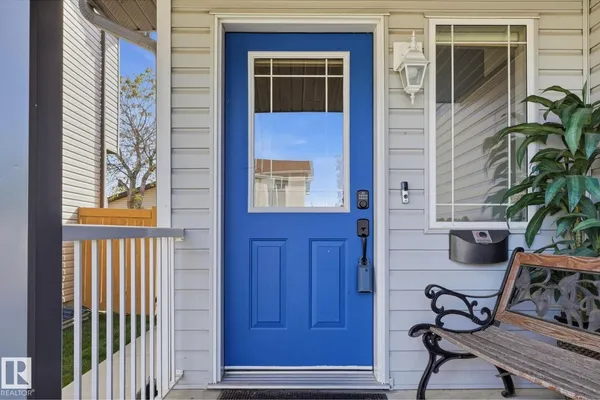 8911 173 AV NW photo 3