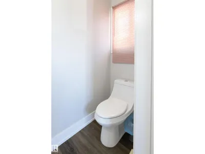 7115 39A AV NW photo 12