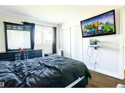 7115 39A AV NW photo 9
