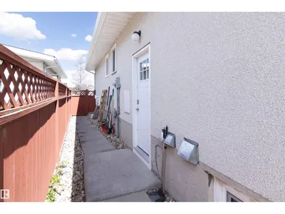 7115 39A AV NW photo 25