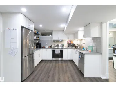7115 39A AV NW photo 27
