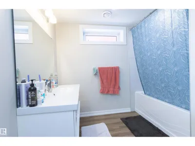7115 39A AV NW photo 38