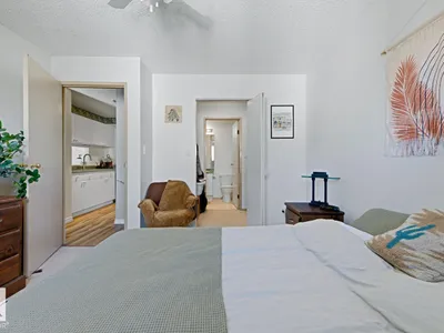 #428 2520 50 ST NW photo 17