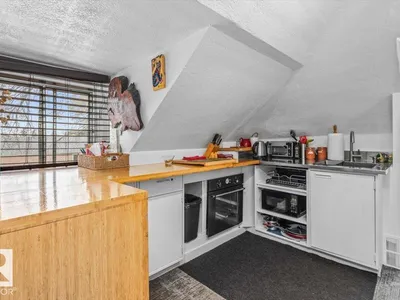 11347 89 ST NW photo 41