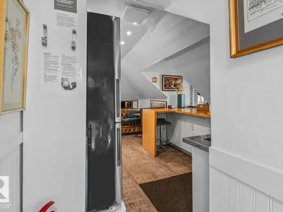 11347 89 ST NW photo 45