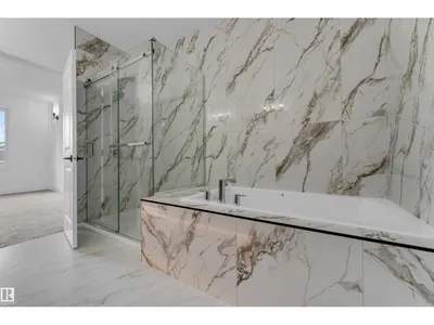 4213 63 ST photo 25