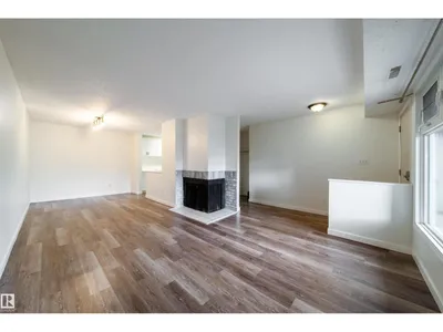 5898 172 ST NW photo 6