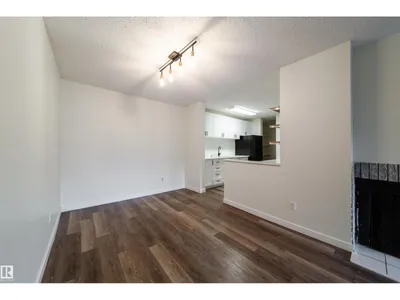 5898 172 ST NW photo 9