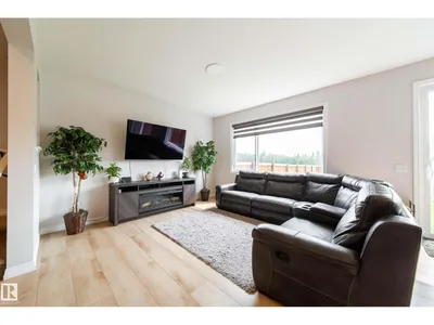 21035 128 AV NW photo 5
