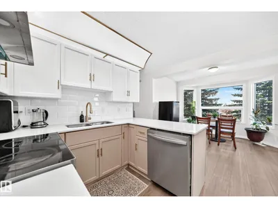 4424 33 ST NW photo 11