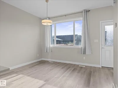 541 PATERSON WY SW photo 12