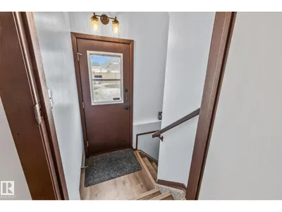 8812 135 AV NW photo 37