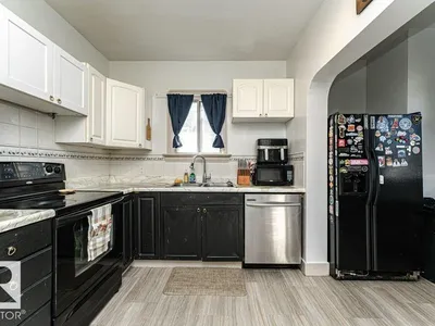 11910 94 ST NW photo 17