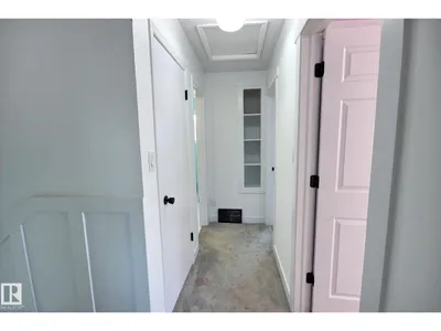 5207 46 ST photo 18
