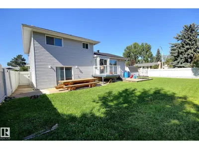 5207 46 ST photo 14
