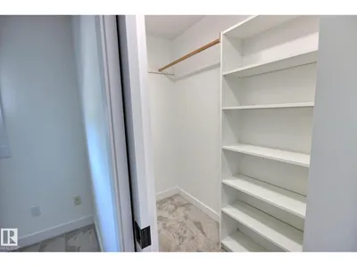 5207 46 ST photo 23