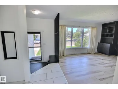 5207 46 ST photo 5