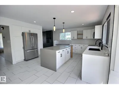 5207 46 ST photo 12